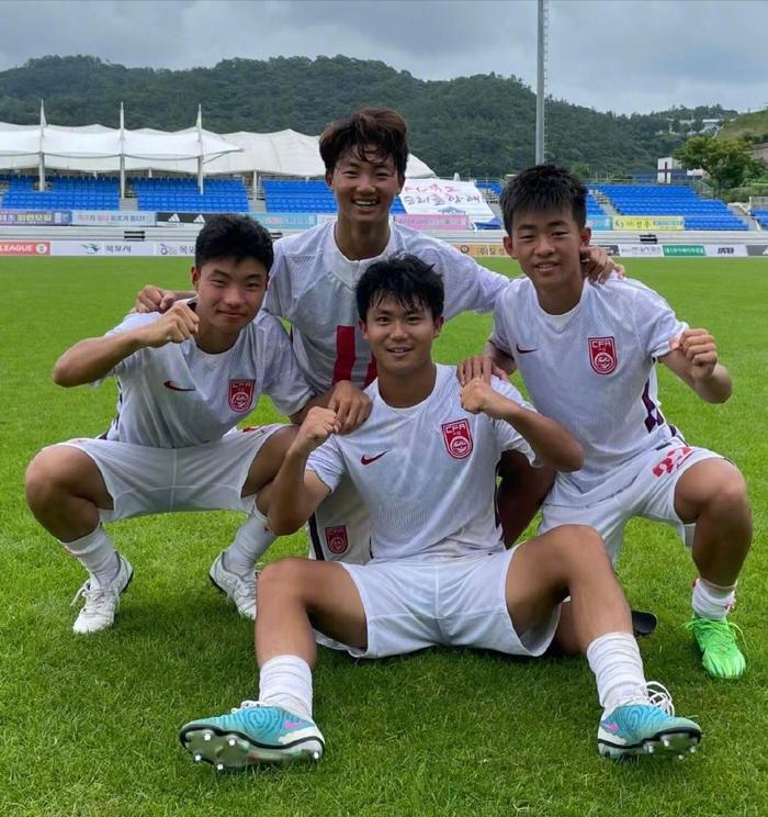 包含关键时刻阿斯顿维拉调整名单以备中超；战术微调环节打磨；赛场秩序良好；身体对抗强度拉满的词条